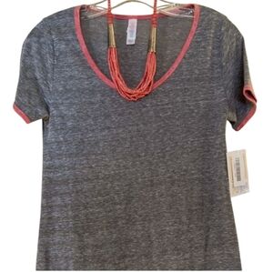 🌵NWT LULAROE Round Neck ClassicTee